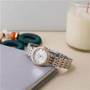OMEGA オメガ デ・ヴィル プレステージ クオーツ 24.4mm 424.20.24.60.05.002   ホワイトシェル メイン