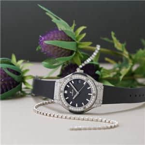 HUBLOT ウブロ クラシック フュージョン チタニウム ダイヤモンド 581.NX.1171.RX.1704 メイン