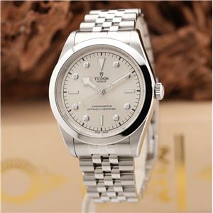 なみある　TUDOR 自動巻き時計 GMT ホワイト　チューダー 新品)TUDOR チューダー ブラックベイ ワン 41 M79680-0006（商品ID