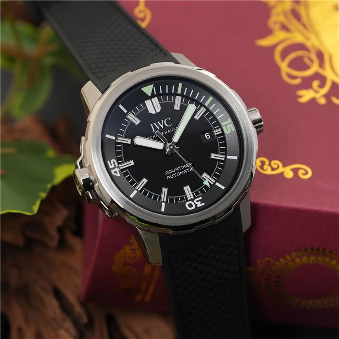 IWC SCHAFFHAUSEN IW329001アクアタイマー 自動巻 中古)IWC インターナショナルウォッチカンパニー アクアタイマー