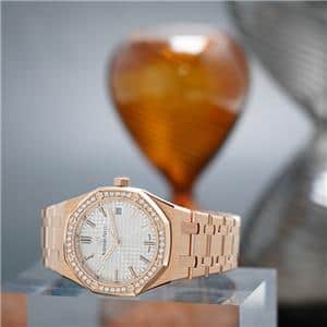 未使用)AUDEMARS PIGUET オーデマ・ピゲ ロイヤルオーク 77351OR.ZZ