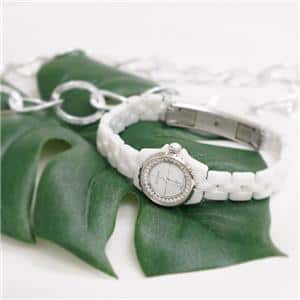 CHANEL シャネル J12 XS ホワイトセラミック 19mm フランジダイヤ H5237 メイン