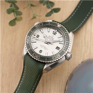 OMEGA オメガ シーマスター プラネットオーシャン 600M 215.32.44.21.06.001 メイン