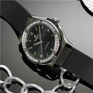 新品)HUBLOT ウブロ クラシック フュージョン チタニウム ダイヤモンド