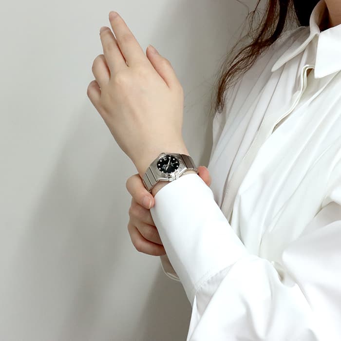 新品)OMEGA オメガ コンステレーション 123.10.27.20.51.001 ブラック