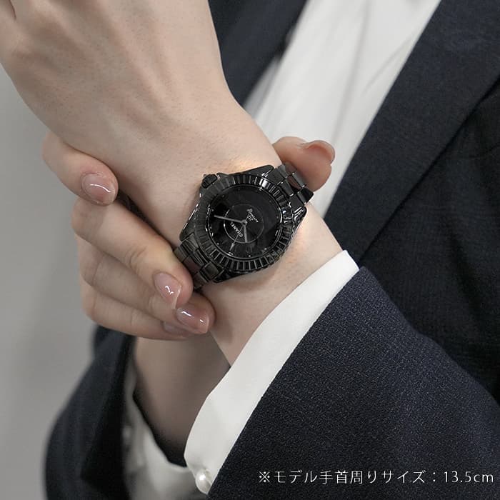 CHANEL J12 早い者勝ち シャネルの限定ウォッチはユニセックスで楽しめる
