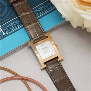 新品エルメス　HERMES Hウォッチ　PM ゴールド　W刻印 HERMES】 腕時計 《Hウォッチ》 ミニ 21 mm ゴールド (HERMES/アナログ
