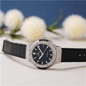 HUBLOT ウブロ クラシック チタニウム 38mm 565.NX.1171.LR メイン