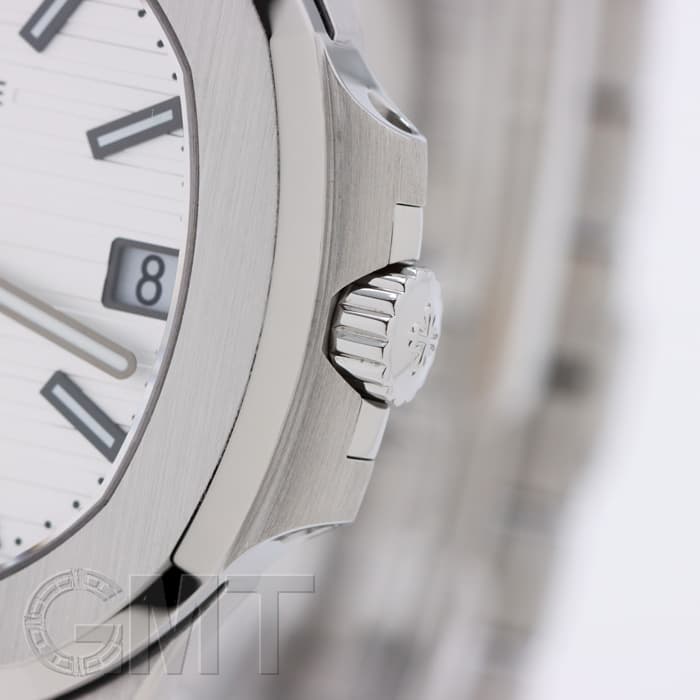 バティックフィリップ ノーチラス　白文字盤　廃盤　人気 中古)PATEK PHILIPPEパテック・フィリップ ノーチラス 5711/1A-011