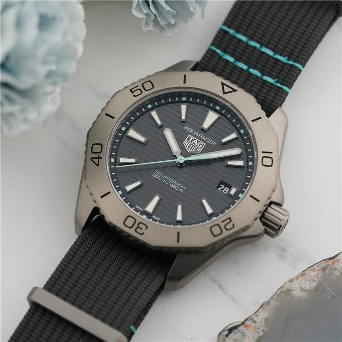 新品)TAG HEUER タグ・ホイヤー アクアレーサー プロフェッショナル