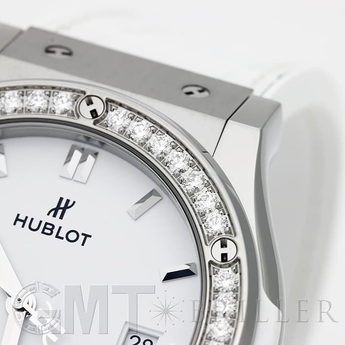 新品)HUBLOT ウブロ クラシック チタニウム ホワイトダイヤモンド 542