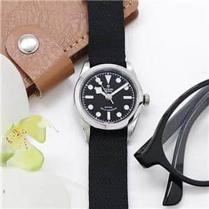 TUDOR チューダー ヘリテージブラックベイ 79580 32mm ブラック ファブリックストラップ メイン