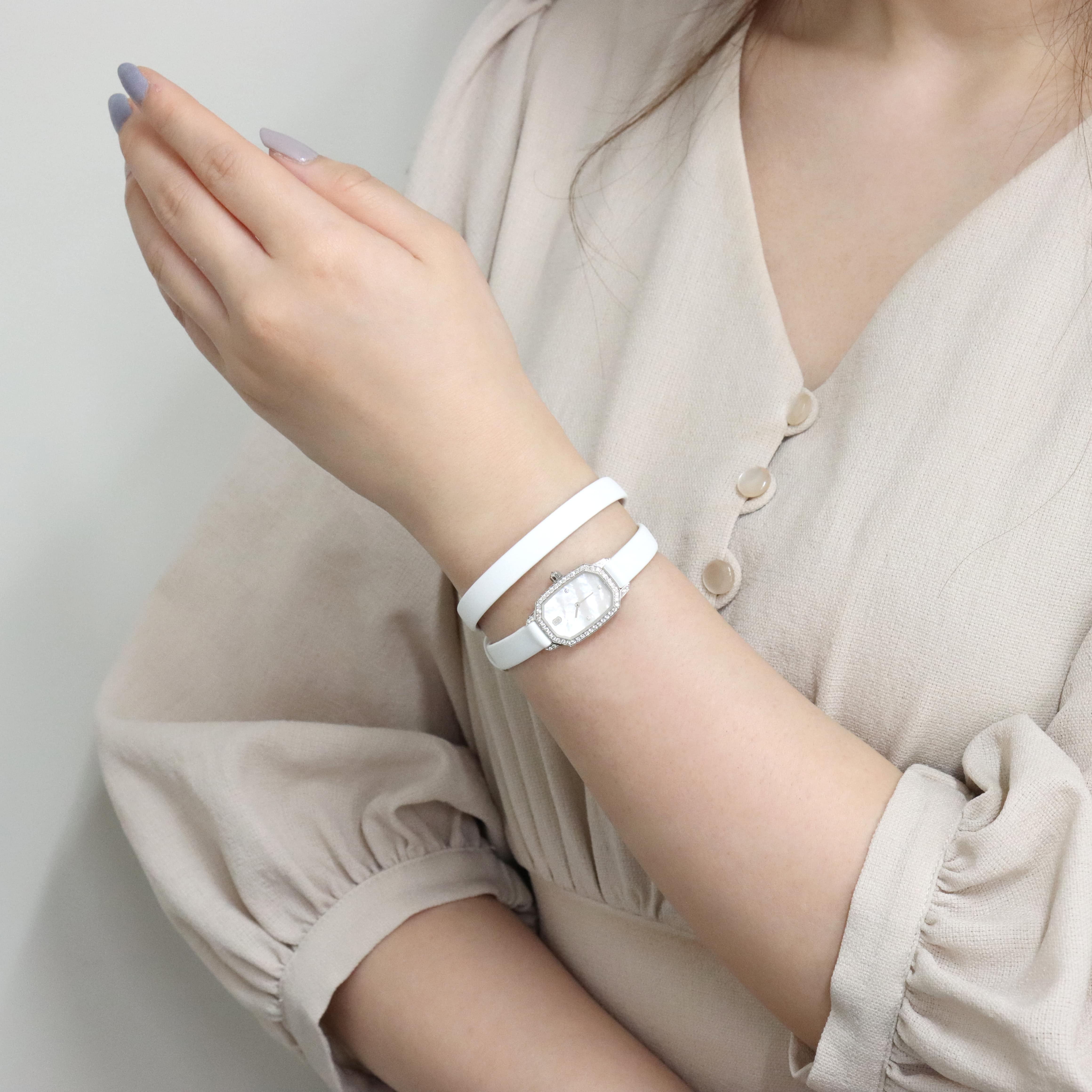 新品)HARRY WINSTON ハリー・ウィンストン エメラルド ホワイトMOP