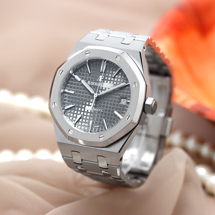人気新品 中古)AUDEMARS PIGUET オーデマ・ピゲ ロイヤルオーク 37mm オーデマ・ピゲ