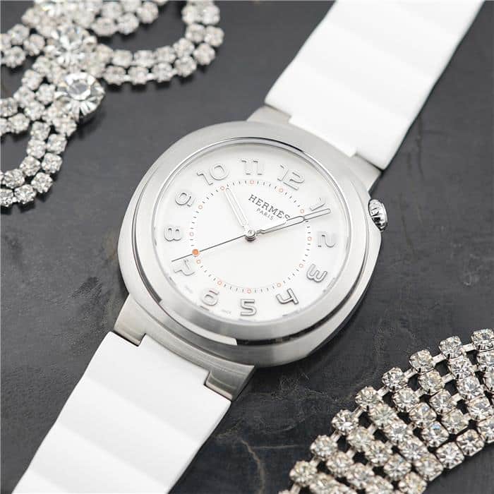 【美品】HERMES エルメス 時計 コンビモデル ホワイト シルバー 未使用)HERMES エルメス エルメス カット GM SD1.510.220【未使用品