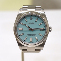 オイスターパーペチュアル　41ミリ　ターコイズブルー　自動巻　即発送可能！ 124300 オイスター パーペチュアル 41 ターコイズブルーを高価