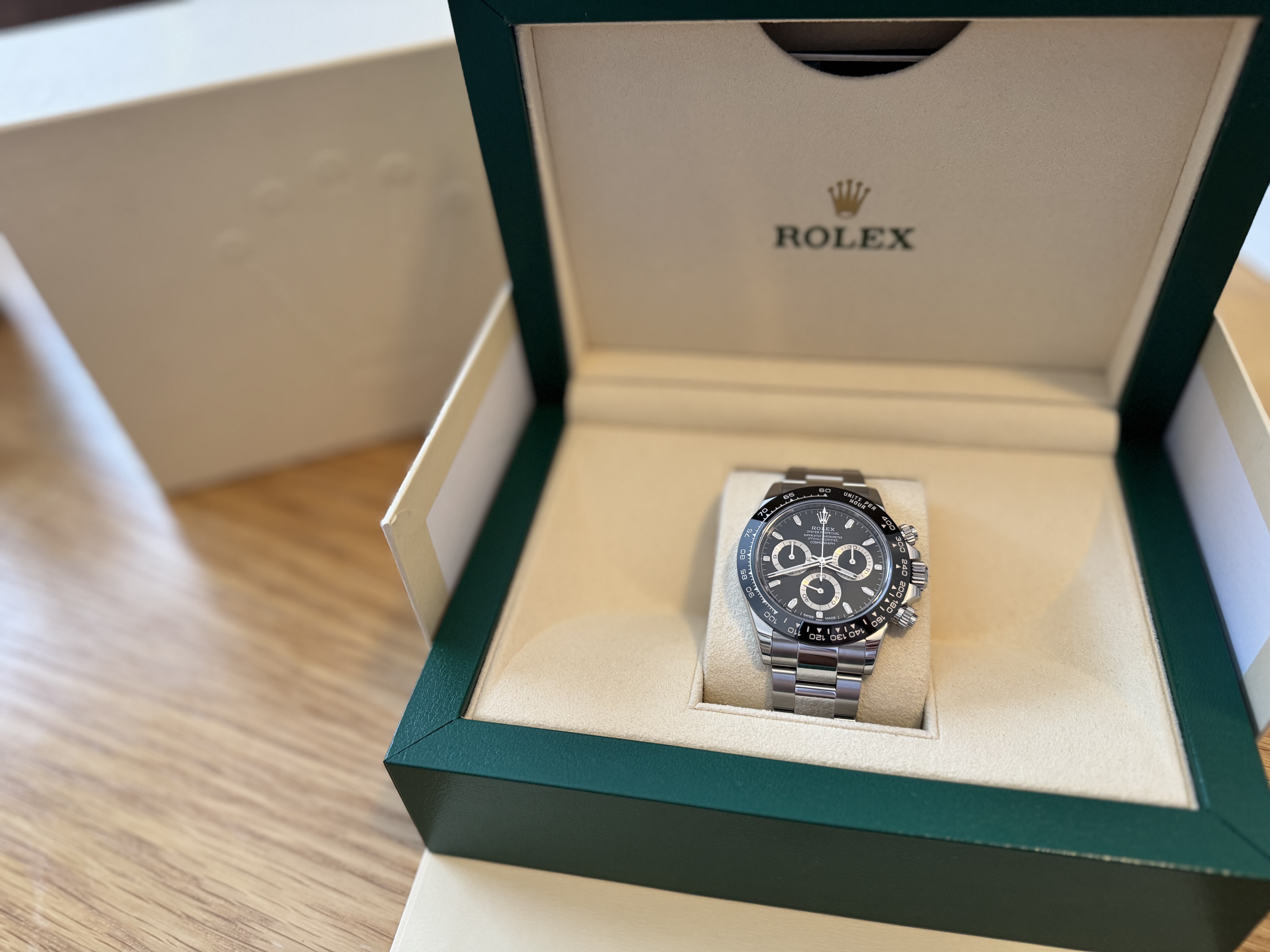 ロレックスは空箱にも価値がある？年代別デザインとその希少価値